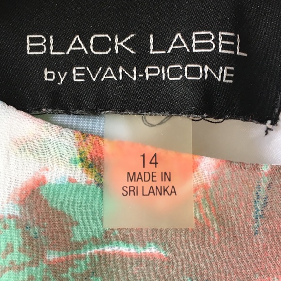 Sleeveless summer dress - Picture 2 of 2